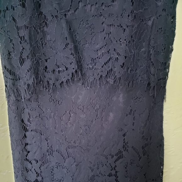 Lace Detail Overlay Midi Scallop Dress - Picture 5 of 11